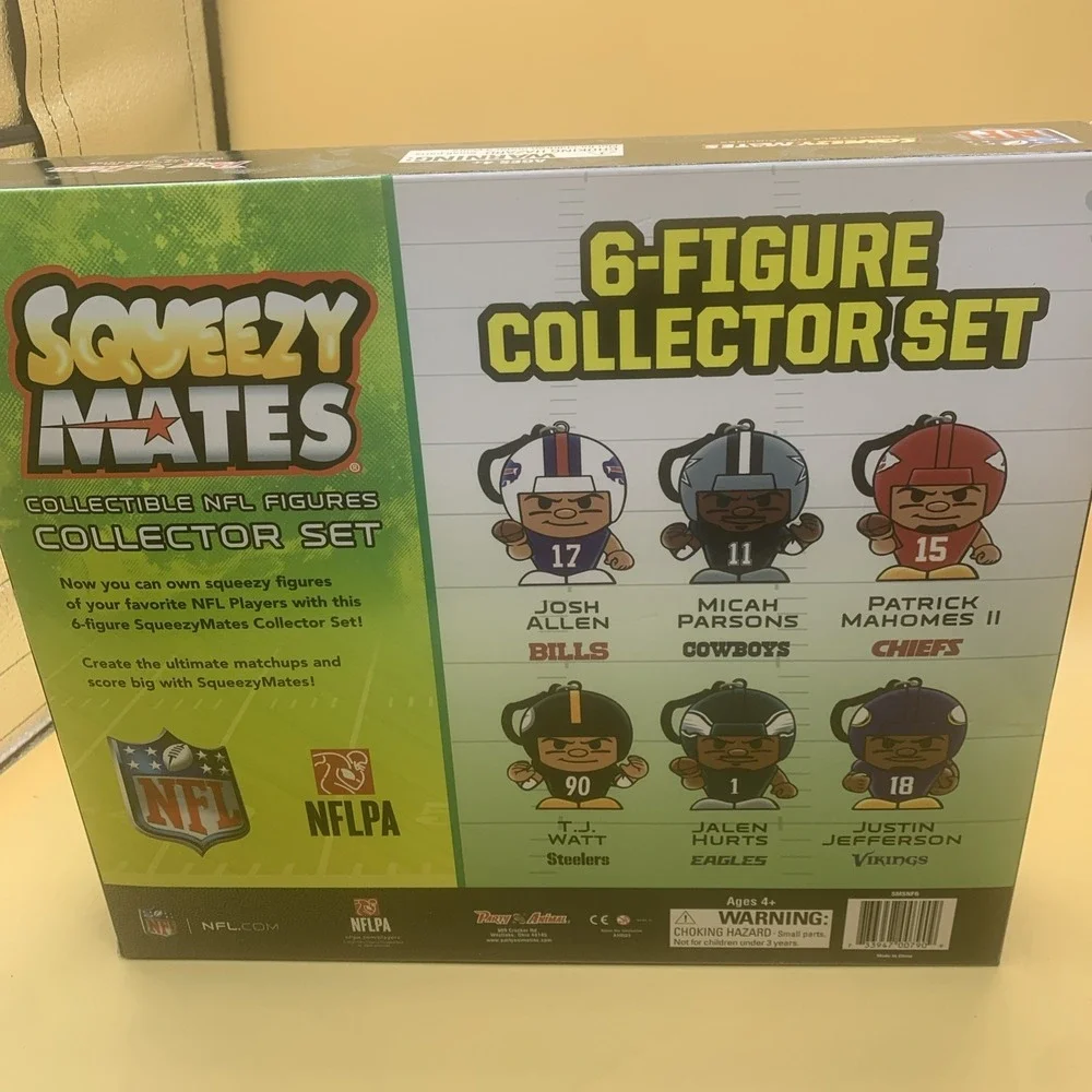 Squeezymates NFL Collector Box Set, 6 Figures New in Box Mahomes,Allen,Watt ++